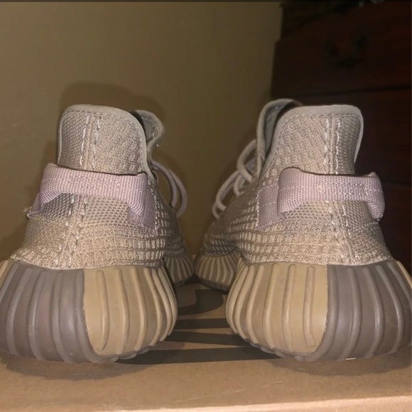 Yeezy Boost 350 V2 Earth - Picture 4 of 6